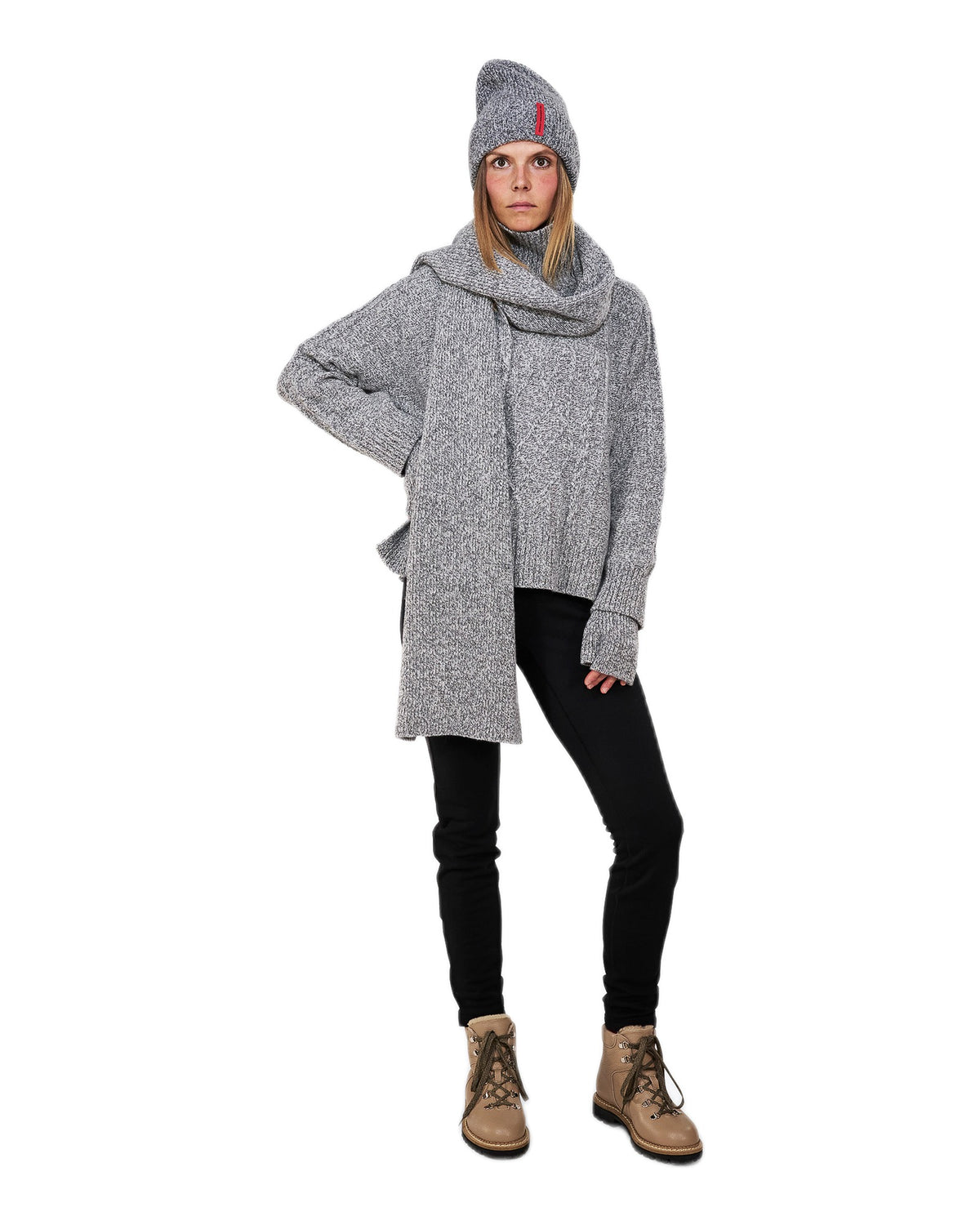 The Mountain Studio C-22 Unisex-Strickmütze grau Bild 4