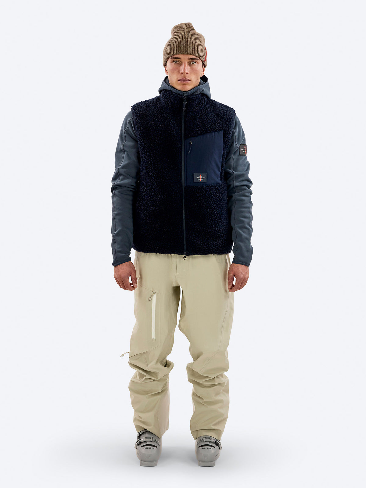 V-5 Soft Wool Pile Vest - THE MOUNTAIN STUDIO - MEINFREUDENHAUS